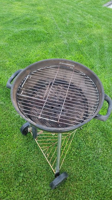 Grill węglowy używany