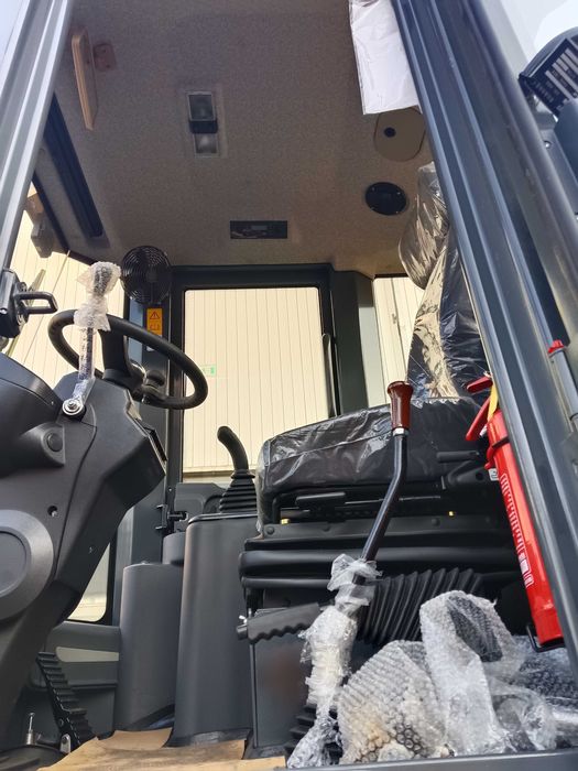 Фронтальний навантажувач погрузчик CHANGLIN 936H аналог  Komatsu