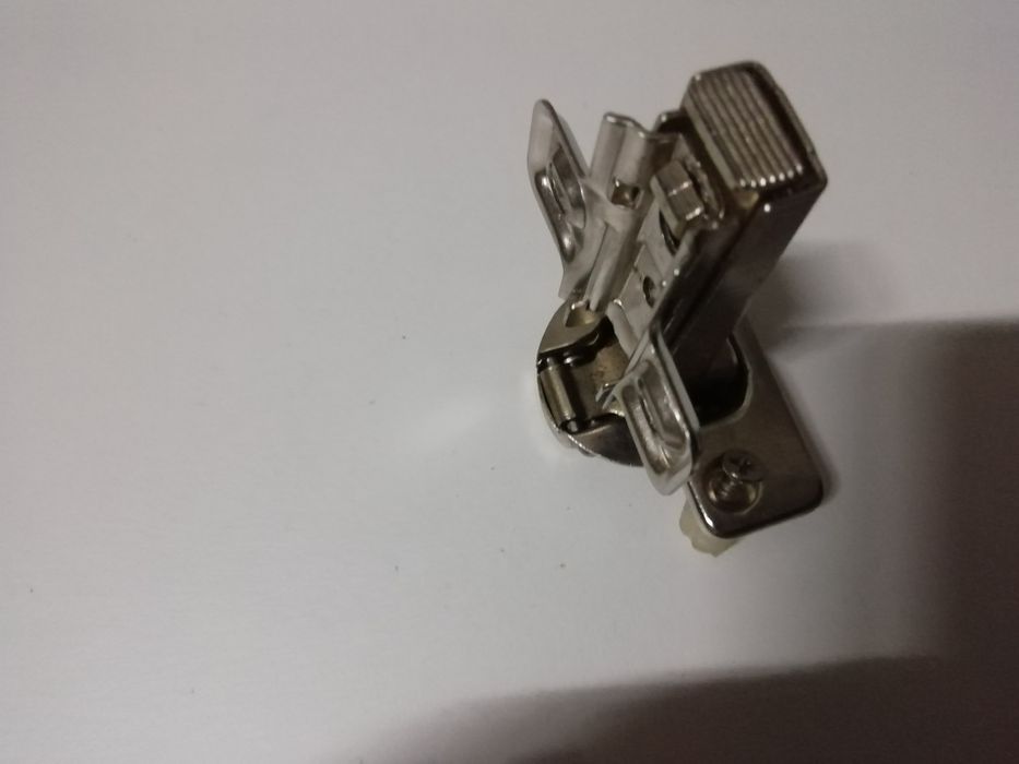 Dobradiças, para portas, de cozinha.