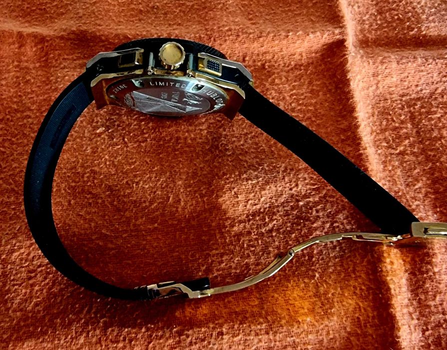 Relógio Cronógrafo magnifico funciona a pilha tudo 100 % operacional