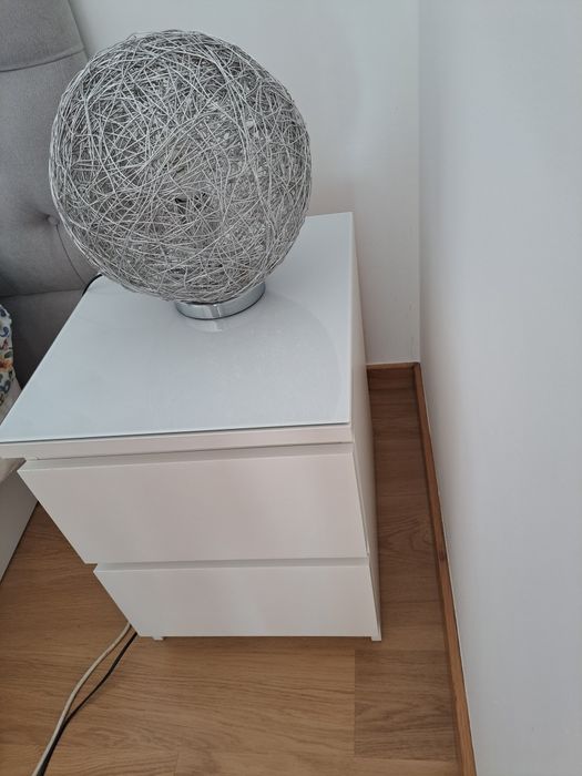 Mesa cabeceira mais candeeiro