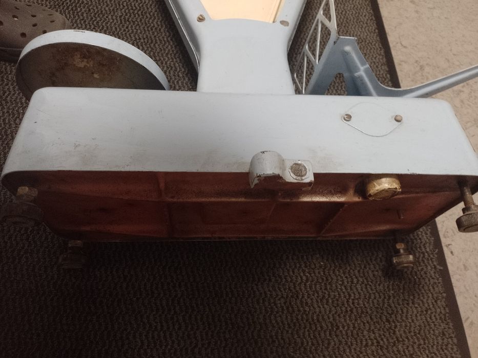 Sprzedam dużą wagę  uchylną do 15 Kg.