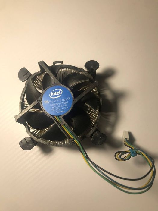 Продам процесор Intel Pentium G5400