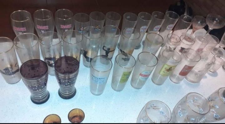 Lote composto por 50 copos antigos