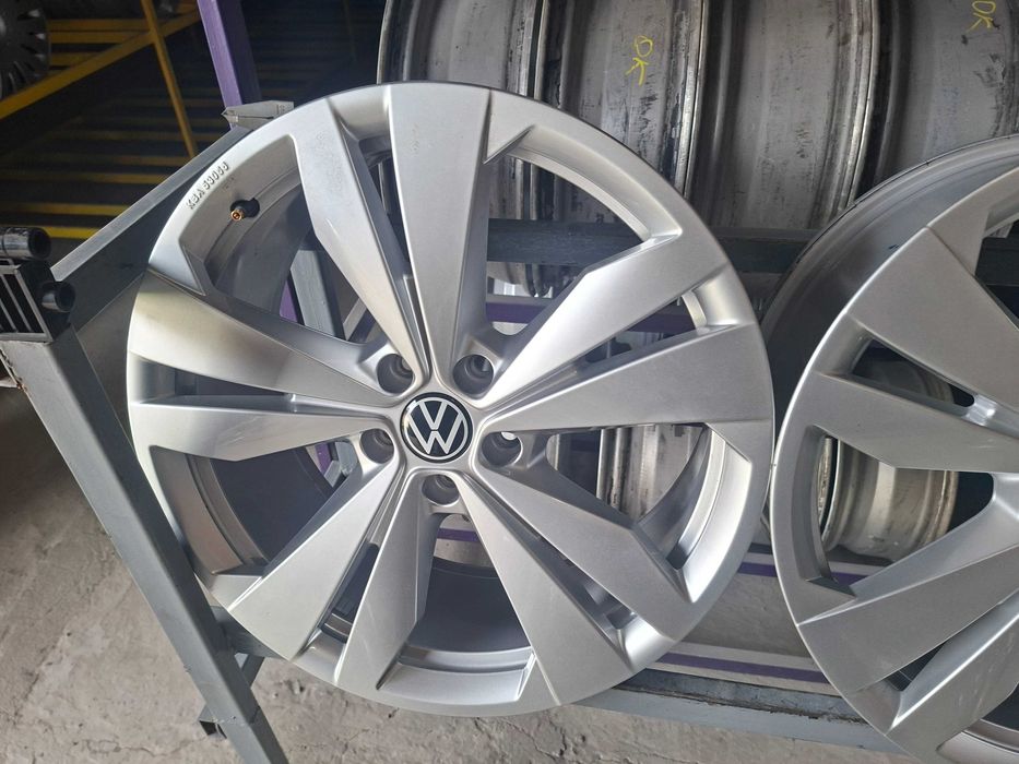 Оригінальні диски Фольцваген ID4 5/112 R19 8J ET45 11A.071.499
