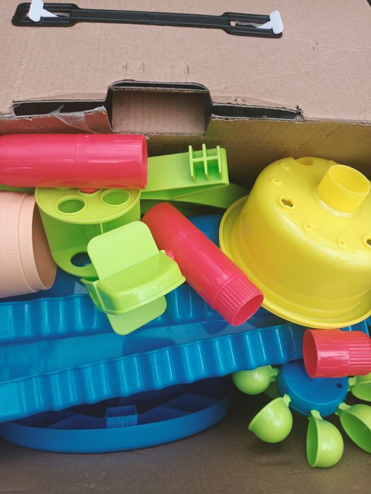 Merconcer  стіл для піску і води