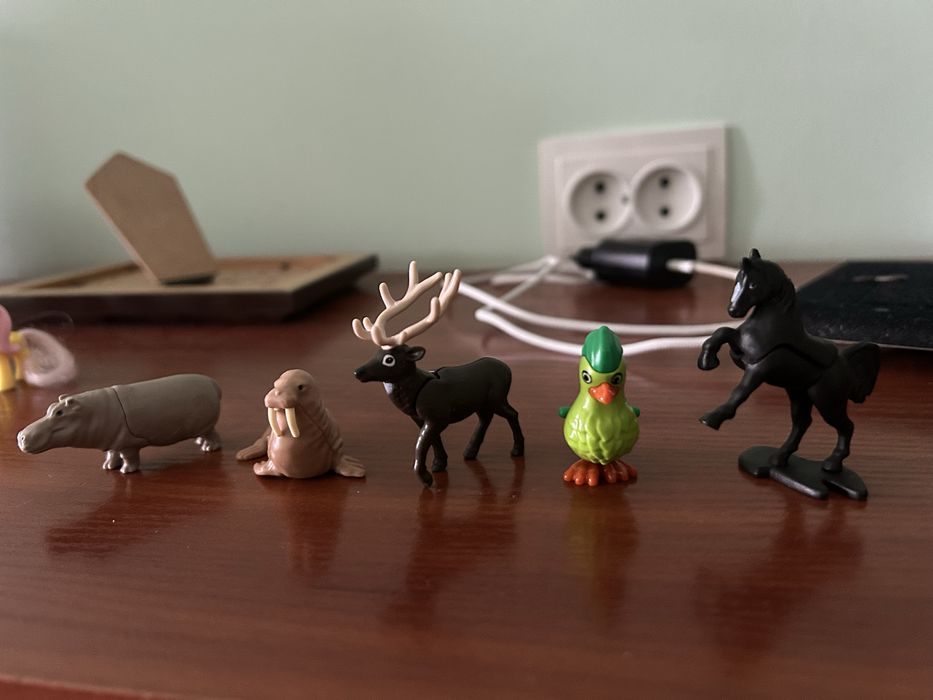 Іграшки, фігурки кіндер kinder 90-х