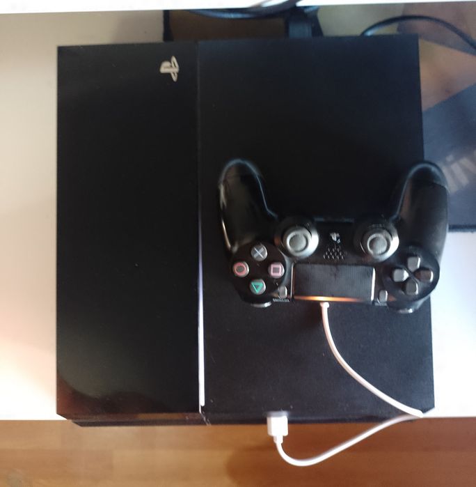 PlayStation 4 500 GB com jogos