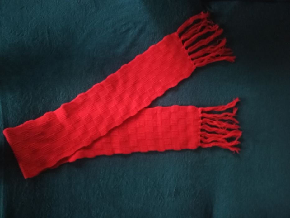 Czerwony szalik NOWY