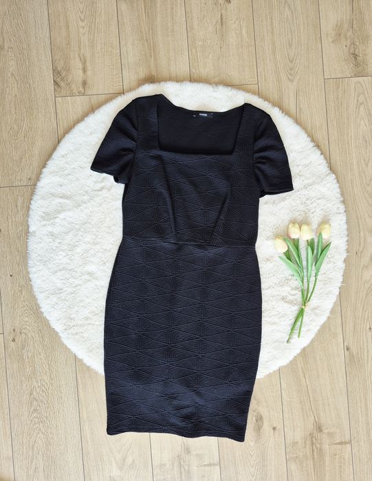 Czarna elegancka dzianinowa sweterkowa cieplejsza sukienka L 40