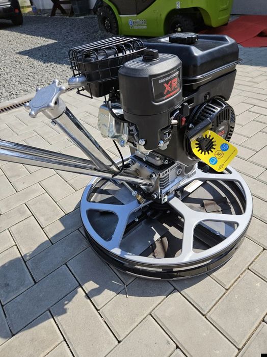 Затирочна бензинова машина для бетону Briggs & Stratton PT24 XR 5.0: П
