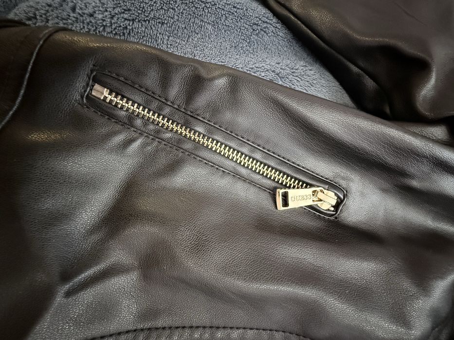 Косуха Guess розмір S