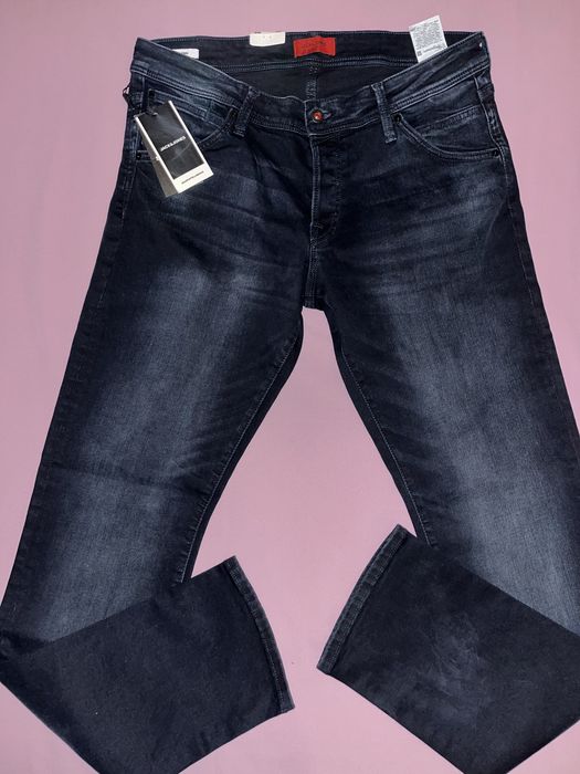 Wyprzedaż spodnie męskie Jack Jones.