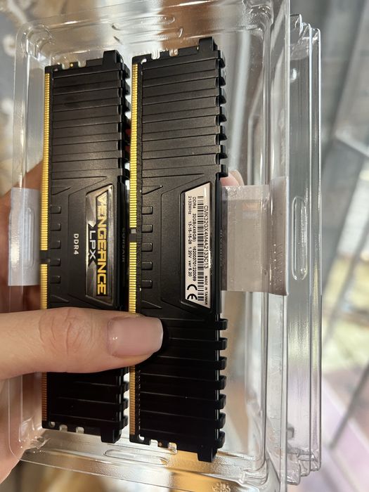 ОЗУ Corsair DDR 4 16 Gb (2x8GB) 2133 MHz Vengeance LPX Black