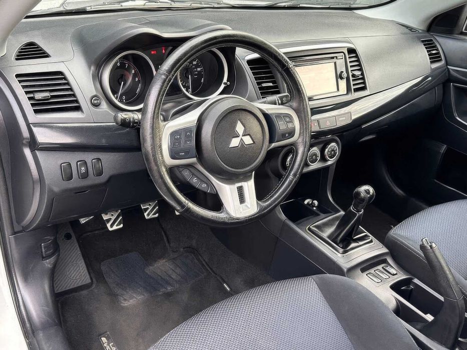 Mitsubishi Lancer Evolution GSR      2014