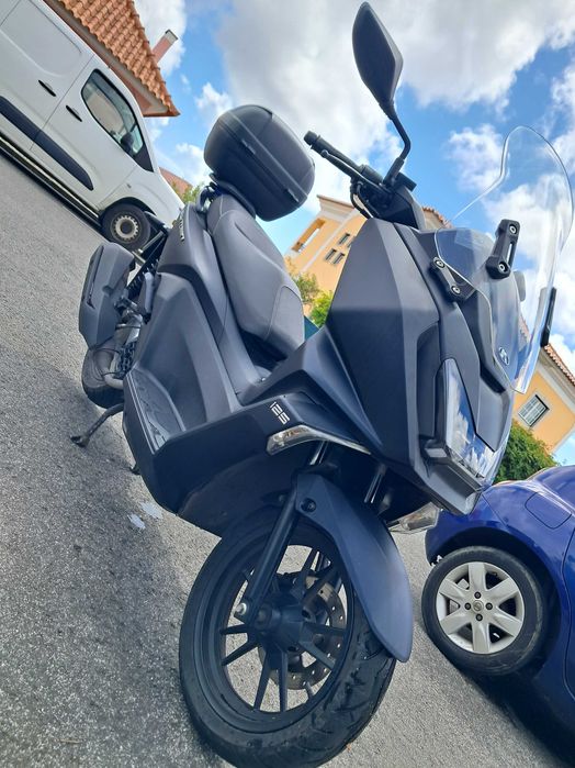 Kymco Skytown 125cc (2024) – Estado de Nova | 12.000km | Econômica (40km/L)