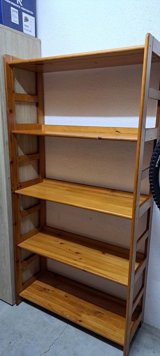 Estante em pinho mel