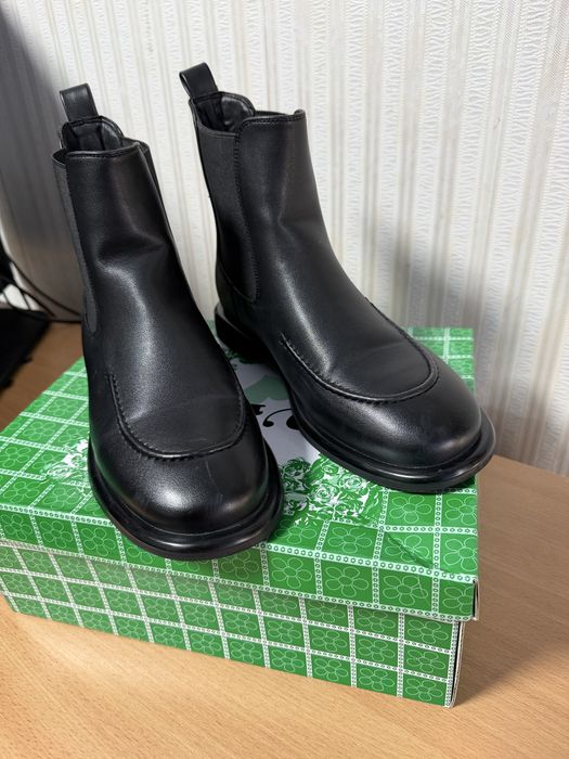 Женские ботинки