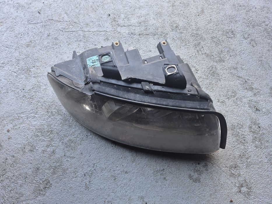 Lampa reflektor prawy Audi A4 B6 Małysz szkło h7