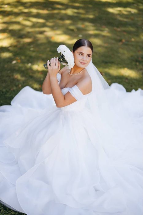 Продам весільну сукню-зерфірку Innocentia(Novias)
