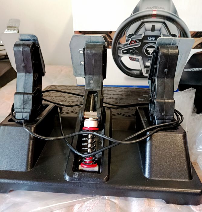 Bundle Thrustmaster T248 + Pedais T3PM
