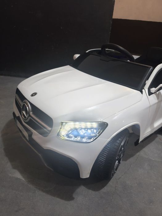 Carro Mercedes elétrico Criança