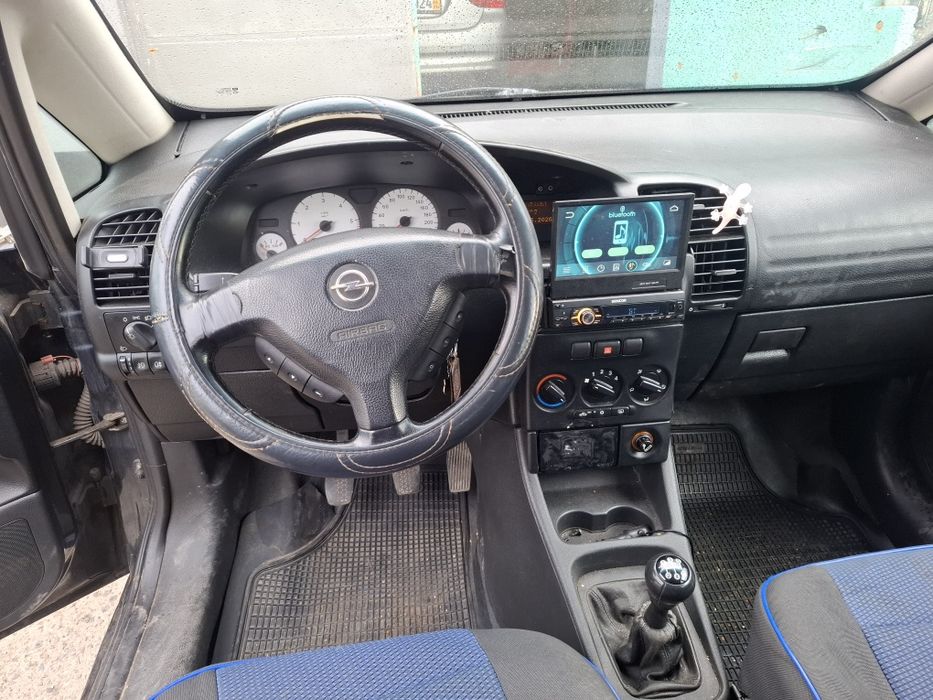 Opel Zafira A 2002 рік