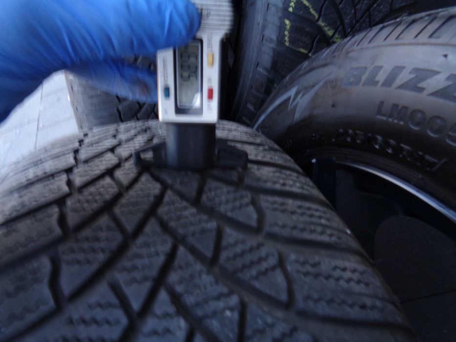 Czarne alufelgi Alutec Raptr 17 cali 5x112 VW Audi Seat Skoda Mercedes