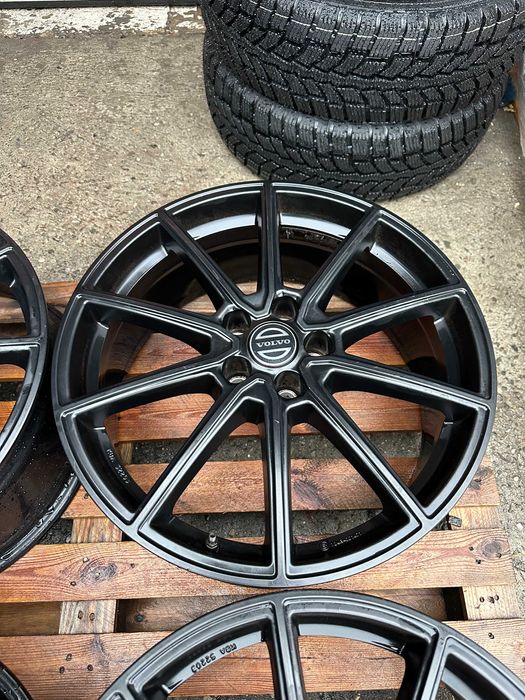5x108 8j x 19" et42 Volvo Ford komplet alufelgi