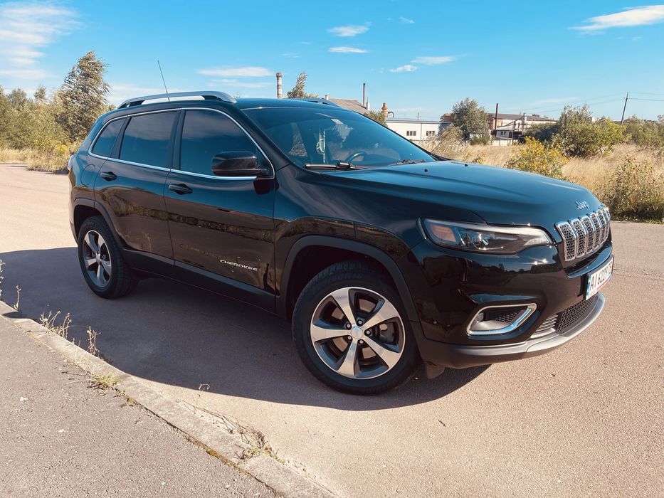 Продам Jeep Cherokee