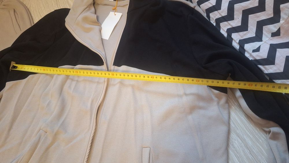 Чоловічий спортивний костюм