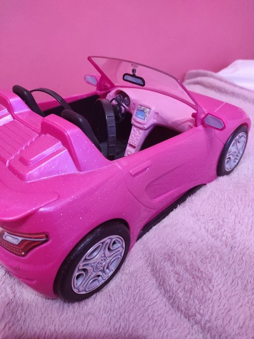 Różowy kabtiolet dla lalek barbie