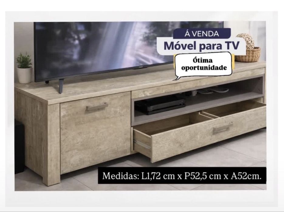 Móvel para  TV e multimedia, com gavetas e prateleira interna.