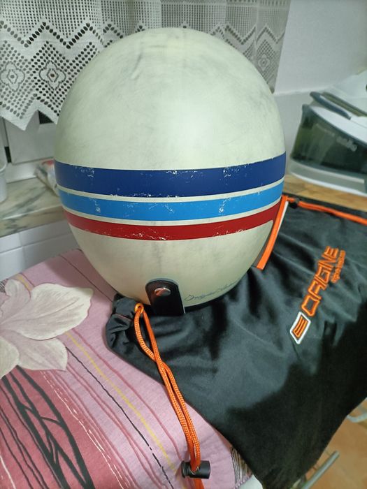 Capacete novo  E origine