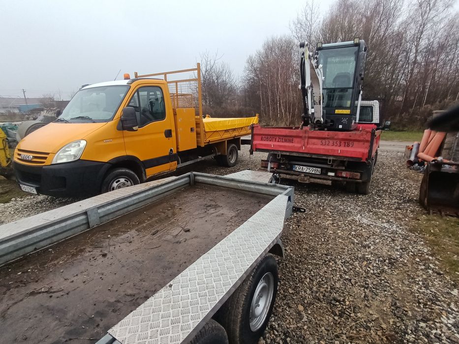 Transport, minikoparka, koparko ładowarka, kucie betonu, kostka brukow