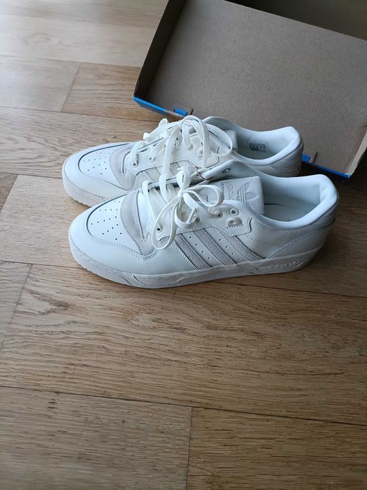 Sprzedam nowe buty adidas Rivalry low w