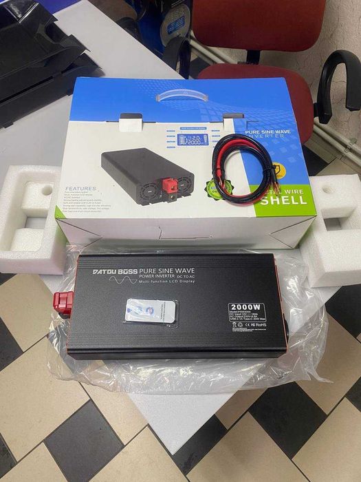 Інвертор datou boss 12V to 220V 2000W (пік 4000W) чистий сінус пульт