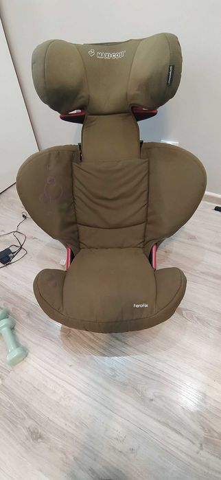Fotelik samochodowy Maxi Cosi z systemem ISOFIX