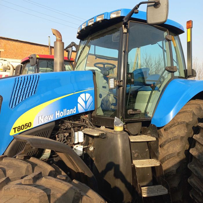 Продам трактор  New Holland Т8050