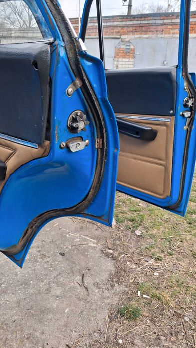 Продам автомобиль МОСКВИЧ 2140экспорт