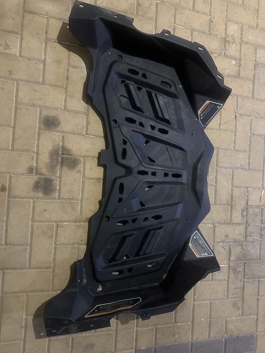 Brp Maverick X3 заднее корыто ( с дефектом )