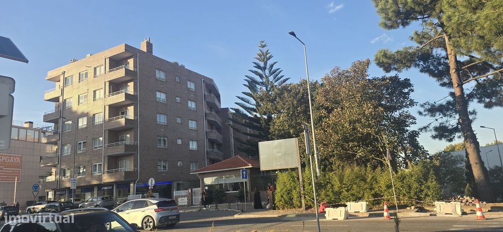 T2 com varanda, garagem e terraço em Gaia