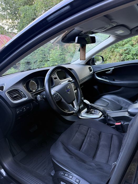 Volvo V40 D4 2012