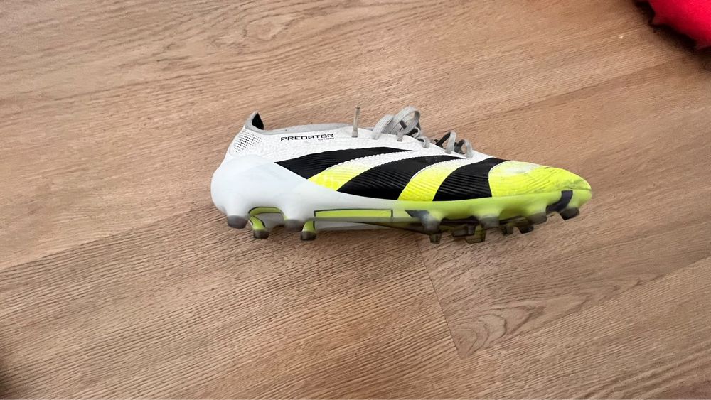 Chuteira Adidas Predator Elite AG