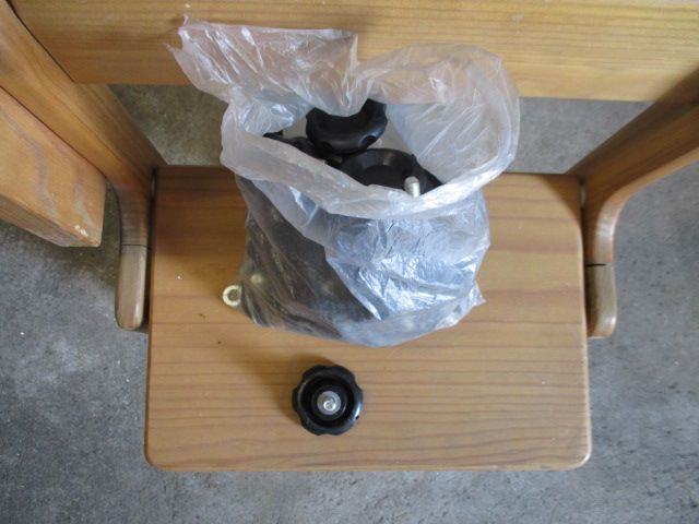 Lote 300 parafusos M6 por 50 mm cabeça chave fendas + 32 M8.