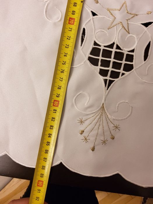 Bieżnik z granatowymi dzwonkami