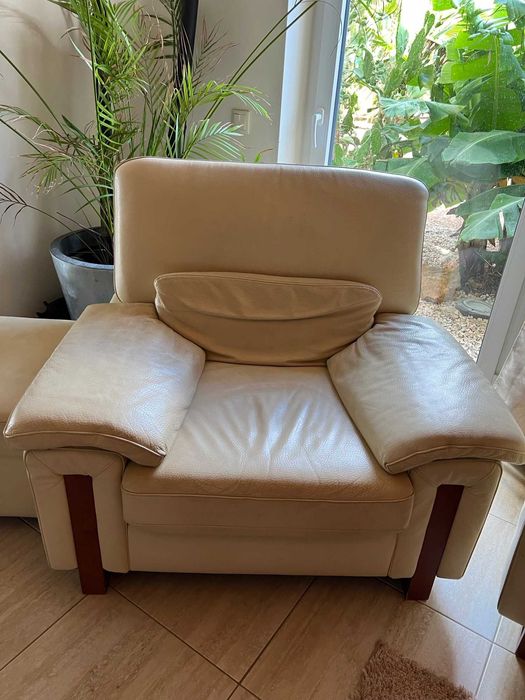 Oportunidade - Optimo conjunto de sofas em pele em bom estado