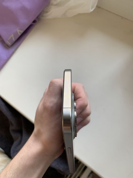 Срочно iPhone 15 pro max 256 gb идеал