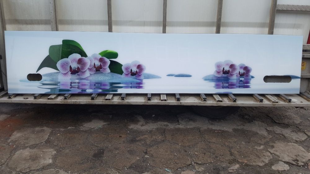 Szkło foliowane pod szafki zamiast glazury