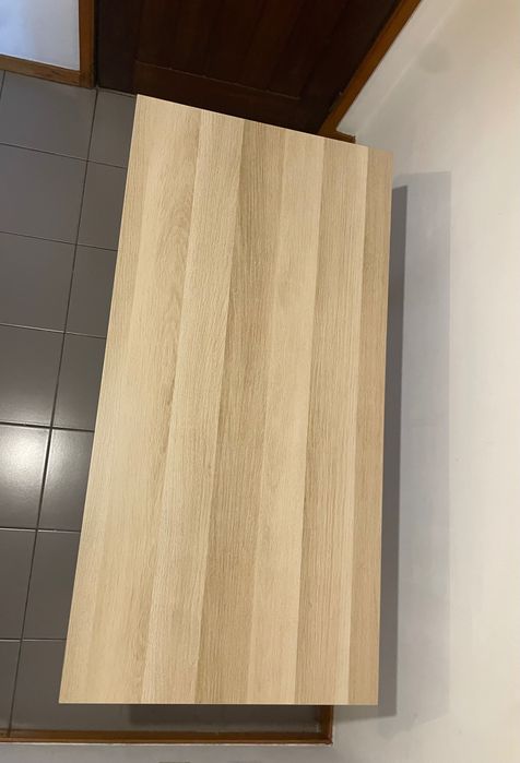 Secretária IKEA LAGKAPTEN + pernas brancas – 30€